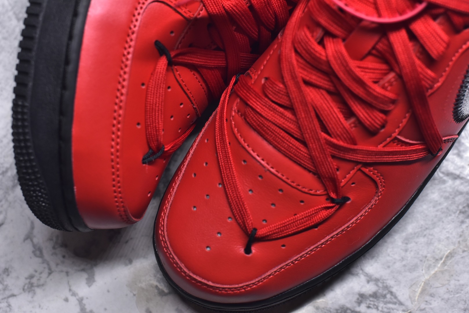 图片[8]-#Off-White x NK Air Force 1 \”Red\” 空军一号 OW联名红色艺术馆 DD1876-600 全套原‮原楦‬纸版开发 越南原‮大装‬底 重金采购原厂Prime Asia贝利进口皮料 内侧标语字体三段大小 原厂油墨加持 色泽亮度 高频效果一致 全鞋电脑针车 工整有序 视觉效果满分 原厂拉帮手法 标准四线 密度针距针孔大小控制到位 原装反口里网布海绵 正确卡色网眼大小 原厂港宝加持完美还原灵魂版型 原盒原配从里到外百分百还原 内置Sole气垫 中底白色背胶 尺码：36 36.5 37.5 38 38.5 39 40 40.5 41 42 42.5 43 44 44.5 45 46 47.5 48.5-选品中心