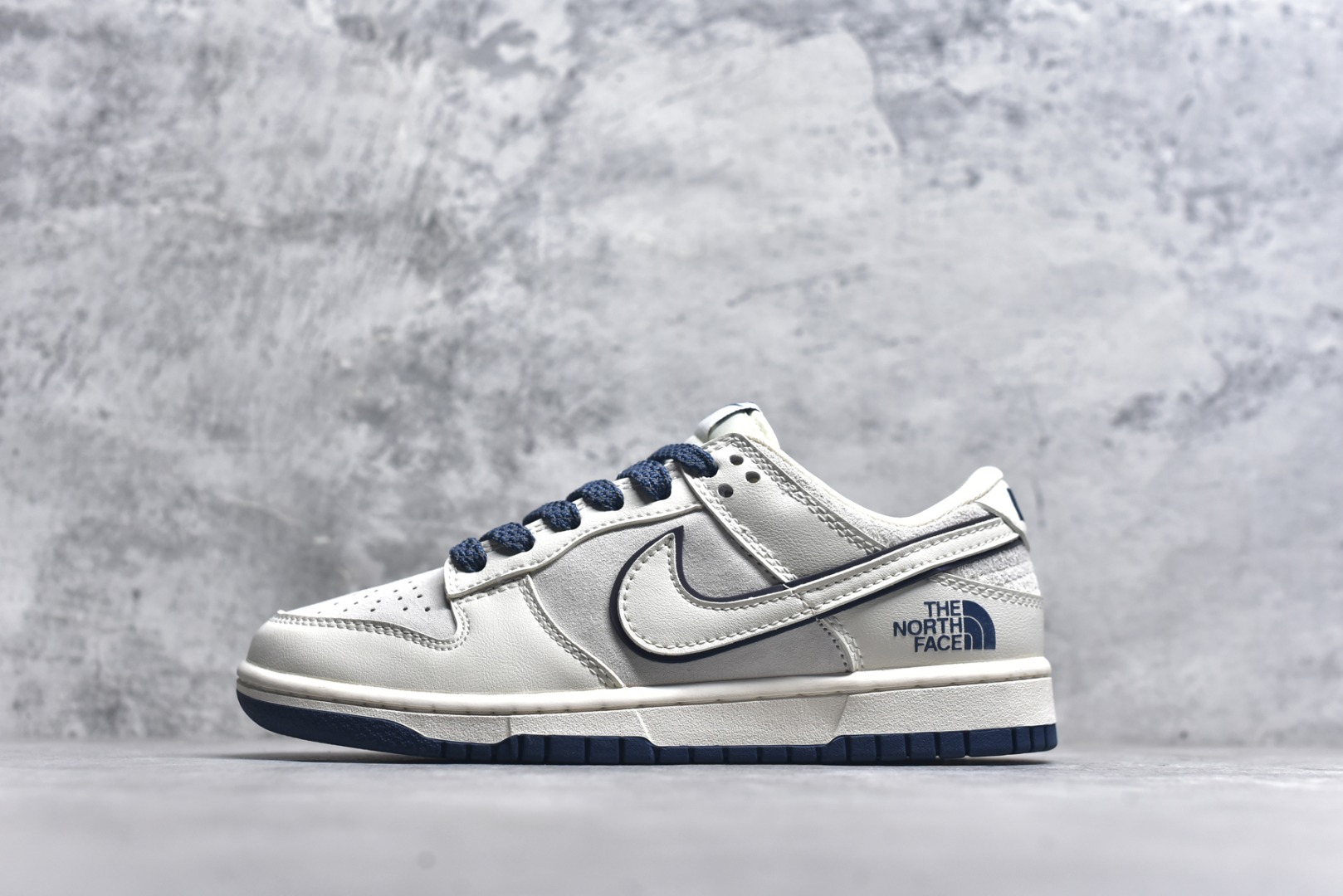 #Nk SB Dunk Low 北面联名-深蓝猪八 周年高端定制 低帮休闲板鞋 XX2025-325 #定制鞋盒 大厂纯原品质出货 超高清洁度 皮料切割干净无任何毛边 细节完美 尺码：36 36.5 37.5 38 38.5 39 40 40.5 41 42 42.5 43 44 44.5 45 9.E5-选品中心