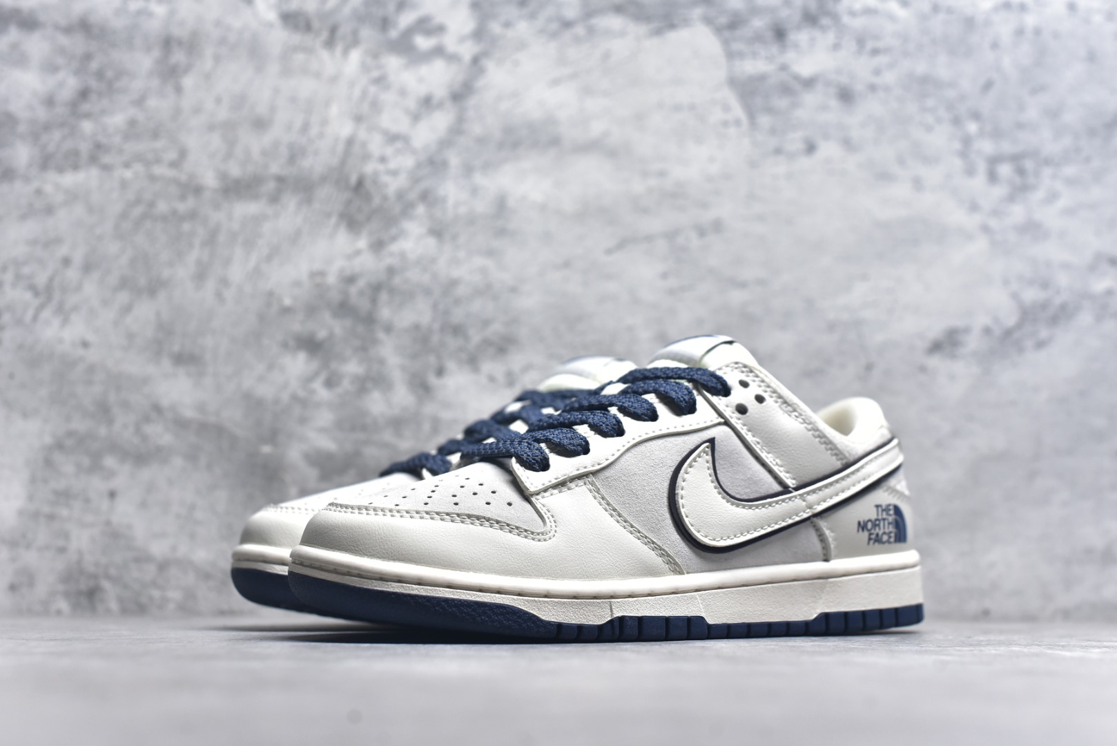 图片[2]-#Nk SB Dunk Low 北面联名-深蓝猪八 周年高端定制 低帮休闲板鞋 XX2025-325 #定制鞋盒 大厂纯原品质出货 超高清洁度 皮料切割干净无任何毛边 细节完美 尺码：36 36.5 37.5 38 38.5 39 40 40.5 41 42 42.5 43 44 44.5 45 9.E5-选品中心