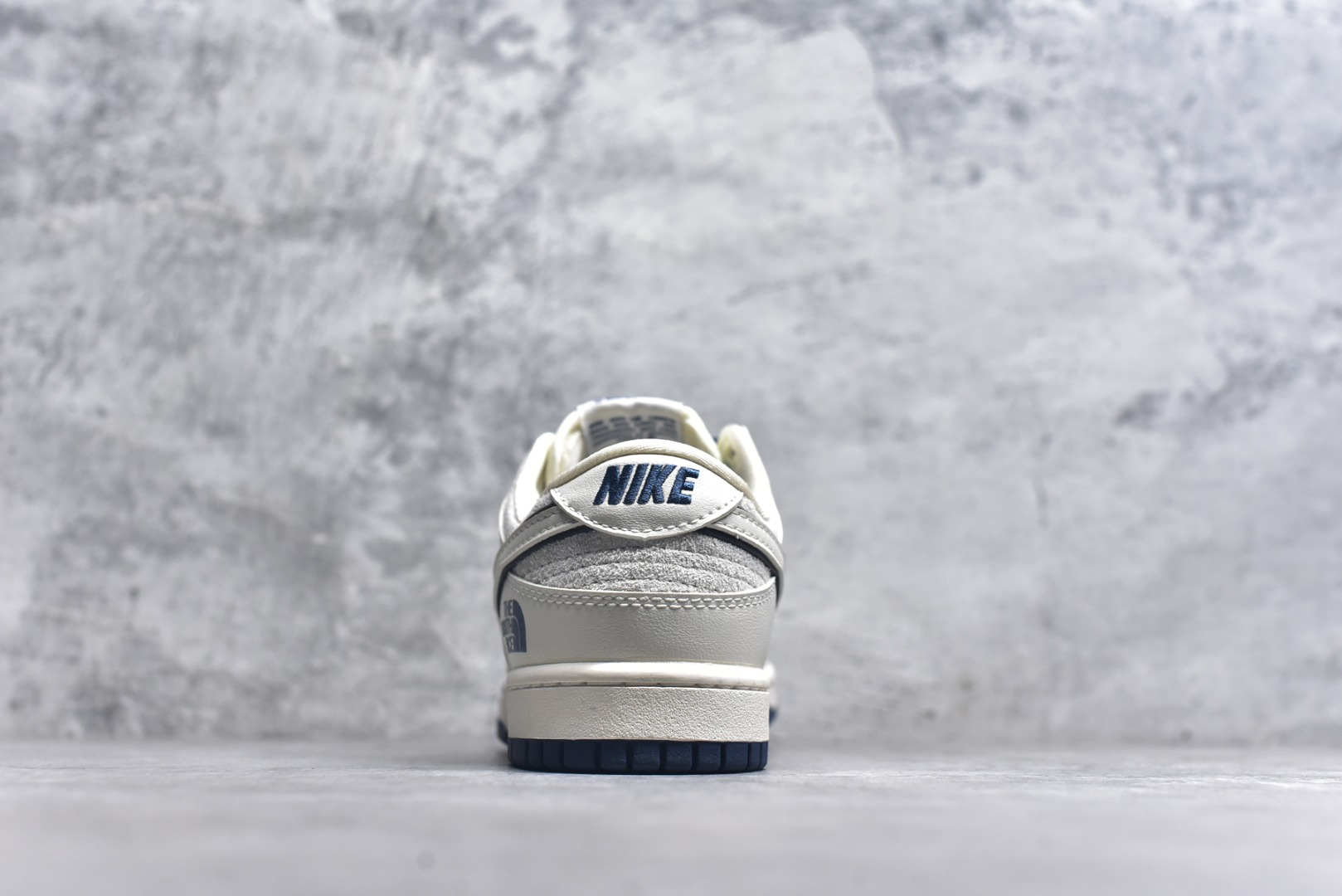 图片[5]-#Nk SB Dunk Low 北面联名-深蓝猪八 周年高端定制 低帮休闲板鞋 XX2025-325 #定制鞋盒 大厂纯原品质出货 超高清洁度 皮料切割干净无任何毛边 细节完美 尺码：36 36.5 37.5 38 38.5 39 40 40.5 41 42 42.5 43 44 44.5 45 9.E5-选品中心