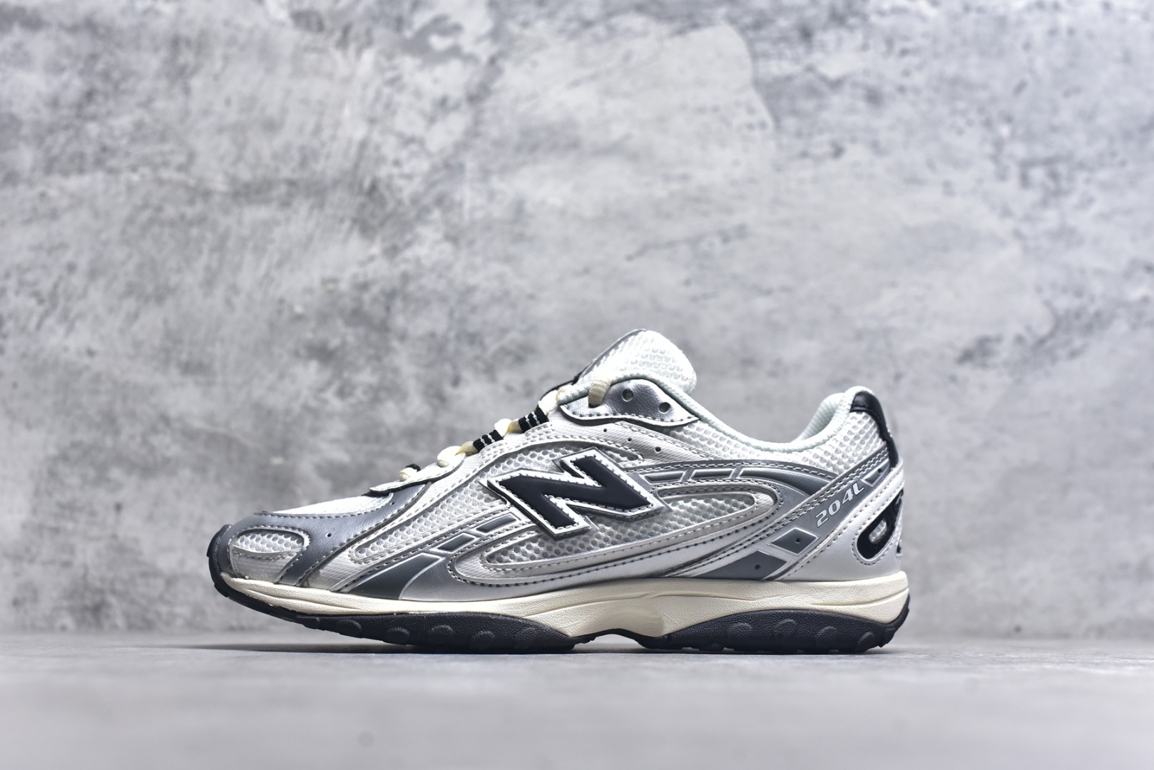 #New Balance 204系列复古透气休闲运动慢跑鞋 U204LSWD 尺码：36 37 37.5 38 38.5 39 40 40.5 41 42 42.5 43 44 44.5 9.D4-选品中心