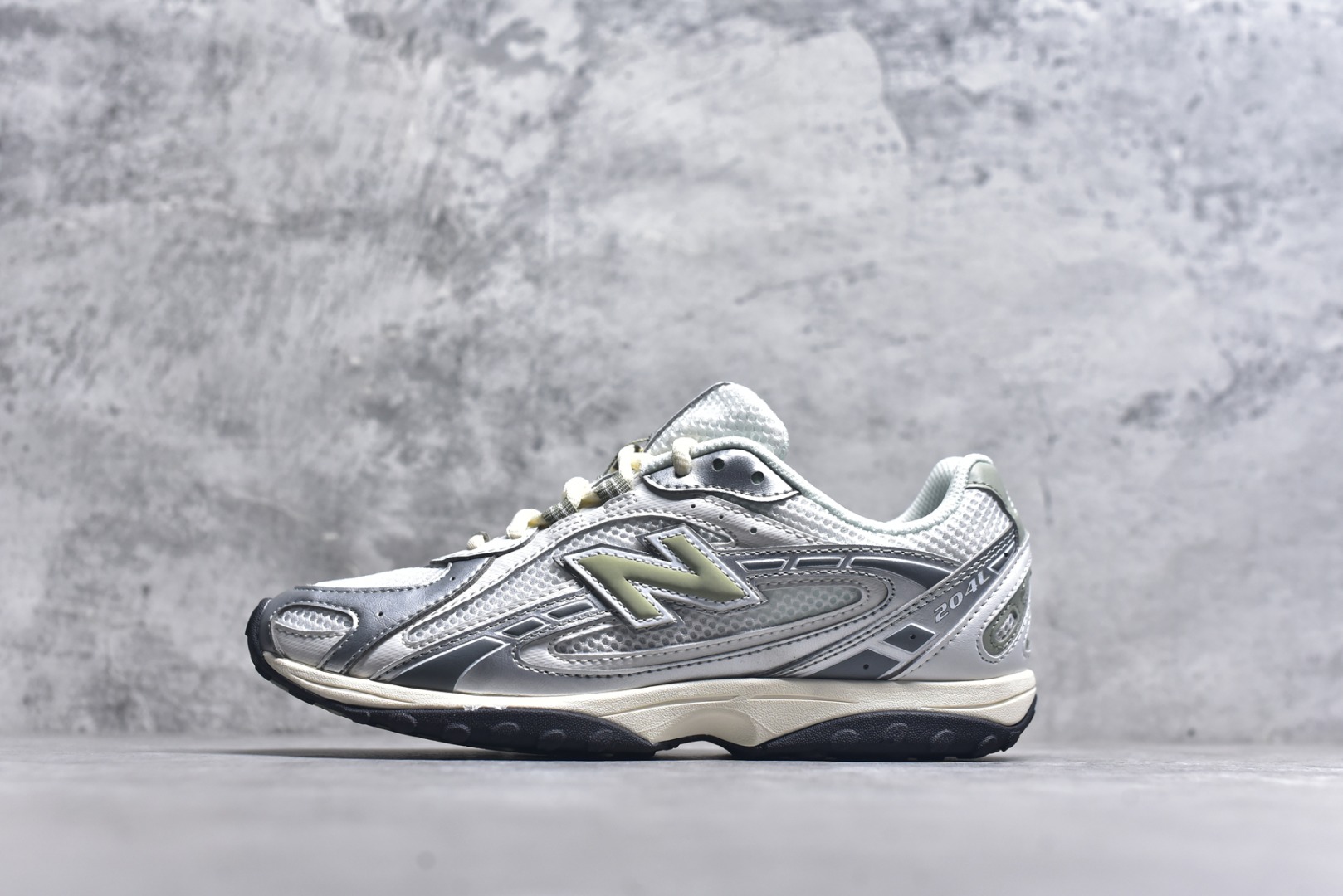 #New Balance 204系列复古透气休闲运动慢跑鞋 U204LSWB 尺码：36 37 37.5 38 38.5 39 40 40.5 41 42 42.5 43 44 44.5 9.D4-选品中心
