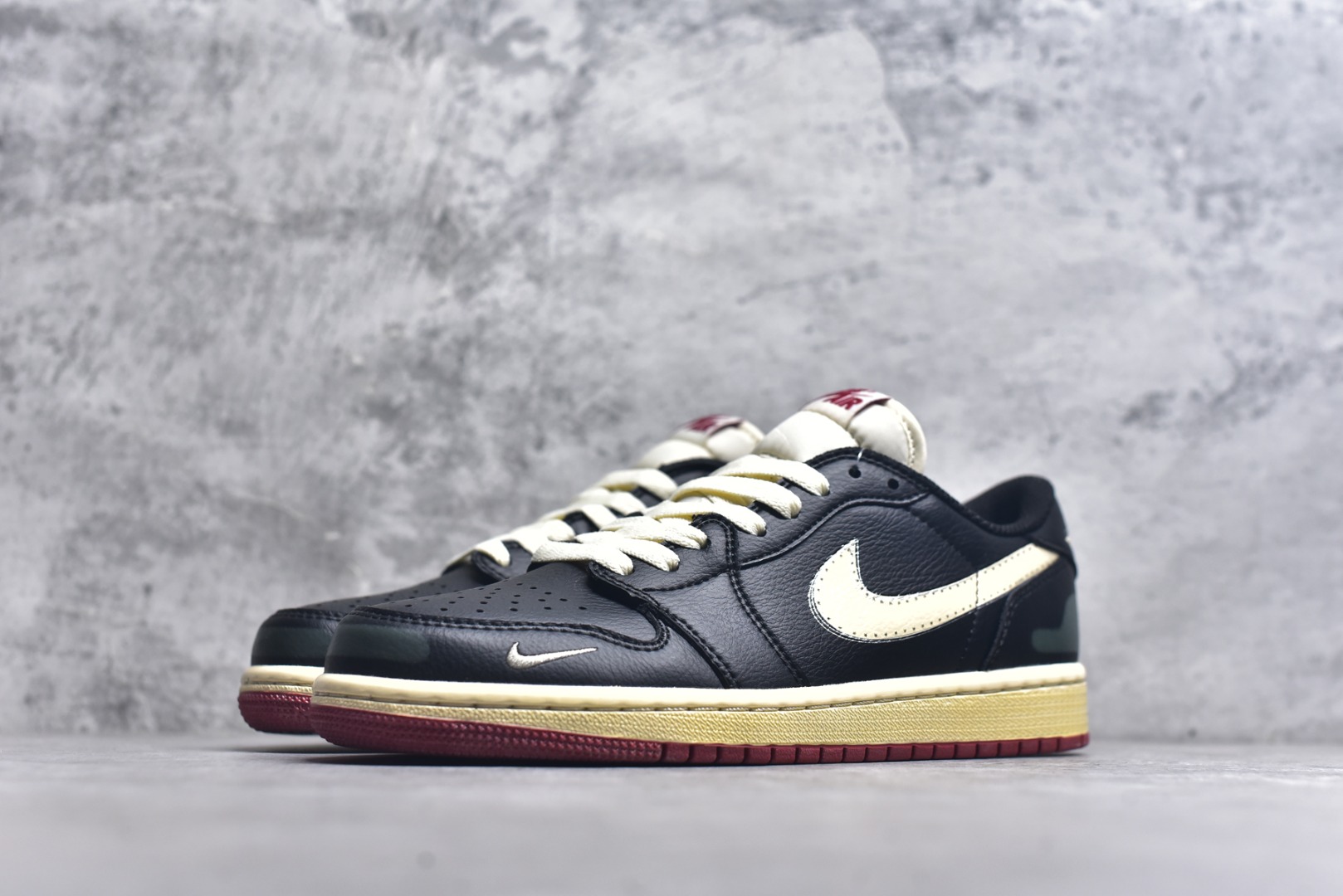 图片[2]-#Air Jordan AJ1 Low 低帮 IB8958-001 全新流水线出品 DT版本唯一平替选择 市场第二梯队最强版 全部原鞋开发 原楦原纸板开发 全鞋电脑针车 原厂内置全掌气垫 原盒内在原标 唯一Zp原版鞋带绑法 免检产品 全新2022版型 全头层皮料 完美零毛边处理 原厂配置全掌气垫 价格定位良心 几十个配色陆续出货 实拍调校N版已经零色差零失真 百分百还原实物色彩所见即所得 不存在货不对板色差等低级问题 选购参考实物拍摄 不混卖不参货 只用心做好货严格选品 承诺混一赔十 尺码：36 36.5 37.5 38 38.5 39 40 40.5 41 42 42.5 43 44 44.5 45-选品中心
