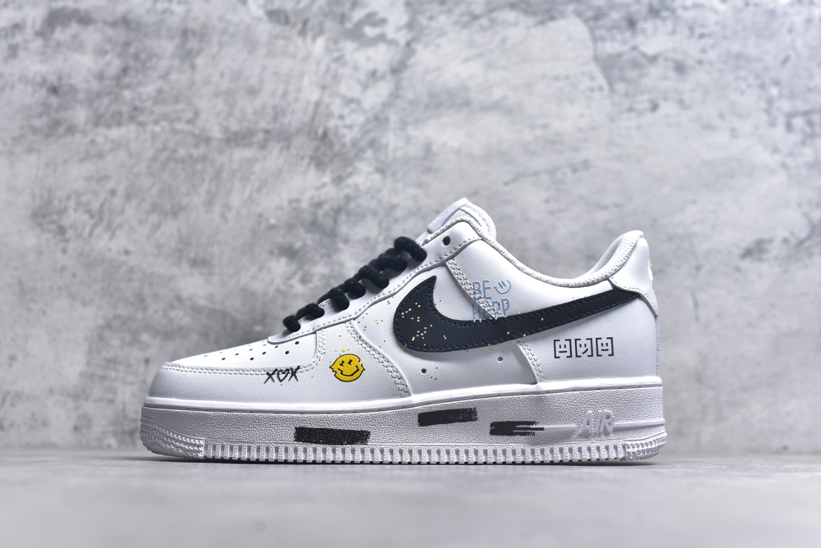 #Nike Air Force 1\'07 Low Vibe风 空军一号低帮休闲板鞋 ZH0316-104 #定制皮料 定制鞋盒 原楦原纸板 纯正空军版型 内置全掌气垫 尺码：36 36.5 37.5 38 38.5 39 40 40.5 41 42 42.5 43 44 44.5 45 9.D4-选品中心