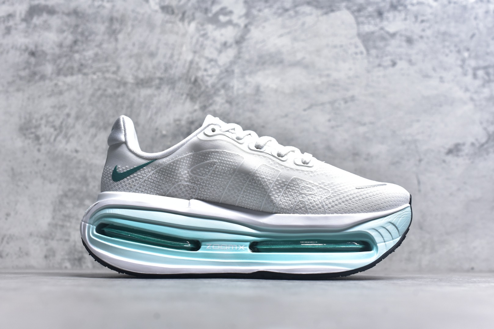 图片[3]-#耐克Nike Vomero premium Air气垫40周年舒适百搭防滑耐磨 支撑缓震低帮 休闲跑步鞋 时尚外观和运动美学 结合泡棉缓震配置复古设计风格 泡棉中底 轻盈缓震 缓震鞋垫 尺码： 36 37 38 39 40 41 42 43 44 45 货号 FN8453-选品中心