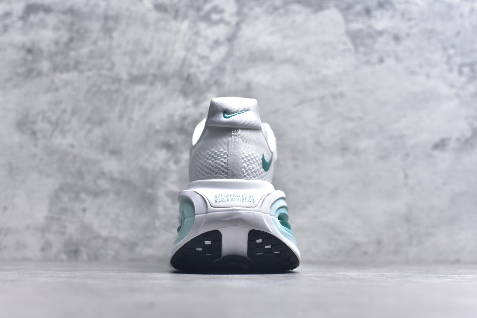 图片[5]-#耐克Nike Vomero premium Air气垫40周年舒适百搭防滑耐磨 支撑缓震低帮 休闲跑步鞋 时尚外观和运动美学 结合泡棉缓震配置复古设计风格 泡棉中底 轻盈缓震 缓震鞋垫 尺码： 36 37 38 39 40 41 42 43 44 45 货号 FN8453-选品中心