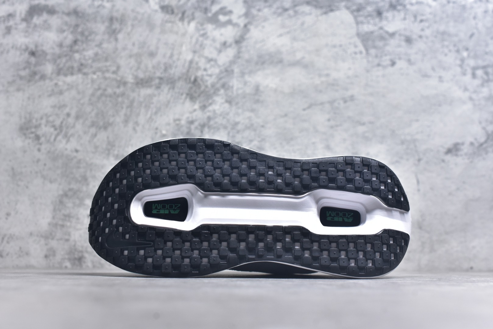 图片[6]-#耐克Nike Vomero premium Air气垫40周年舒适百搭防滑耐磨 支撑缓震低帮 休闲跑步鞋 时尚外观和运动美学 结合泡棉缓震配置复古设计风格 泡棉中底 轻盈缓震 缓震鞋垫 尺码： 36 37 38 39 40 41 42 43 44 45 货号 FN8453-选品中心