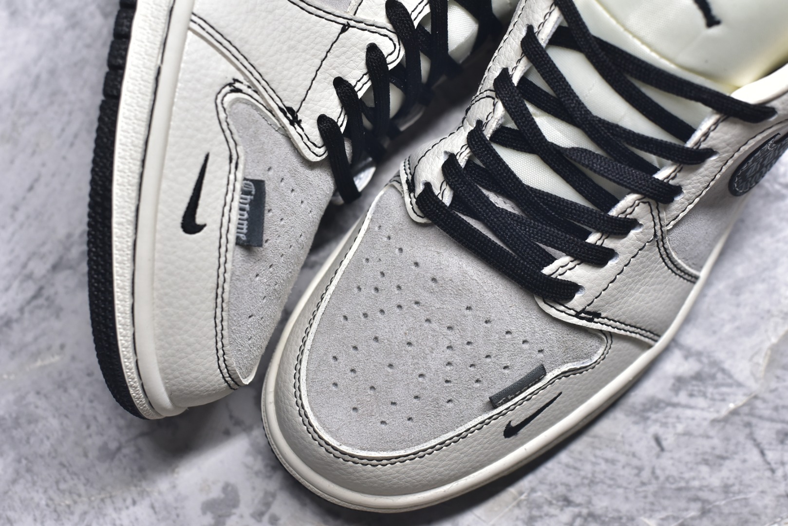 图片[8]-#海外爆款限量发售！Nike Jordan Air Jordan 1“克罗心联名——花勾猪八” 高端定制 低帮 复古 减震 防滑 耐磨 篮球鞋 定制鞋盒 大厂纯原品质出货 超高清洁度 皮料切割干净无任何毛边 细节完美 货号：QR2025-004 尺码：36 36.5 37.5 38 38.5 39 40 40.5 41 42 42.5 43 44 44.5 45-选品中心