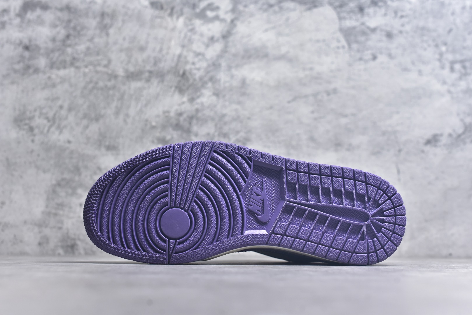 图片[6]-#海外爆款限量发售！ Travis Scott x Jordan 1 Low “Labubu拉布布联名” 高端定制 乔丹倒勾低帮休闲板鞋 大厂纯原品质出货 纯正版型 定制鞋盒 皮料切割干净无任何毛边 细节完美 超高清洁度 货号：DD7866-113 尺码：36 36.5 37.5 38 38.5 39 40 40.5 41 42 42.5 43 44 44.5 45-选品中心