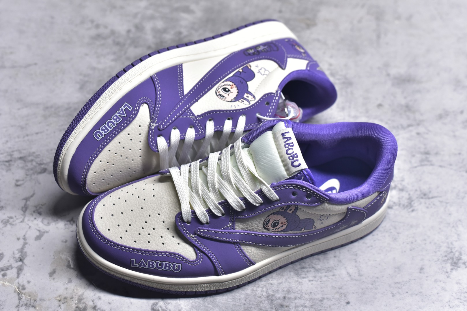 图片[7]-#海外爆款限量发售！ Travis Scott x Jordan 1 Low “Labubu拉布布联名” 高端定制 乔丹倒勾低帮休闲板鞋 大厂纯原品质出货 纯正版型 定制鞋盒 皮料切割干净无任何毛边 细节完美 超高清洁度 货号：DD7866-113 尺码：36 36.5 37.5 38 38.5 39 40 40.5 41 42 42.5 43 44 44.5 45-选品中心