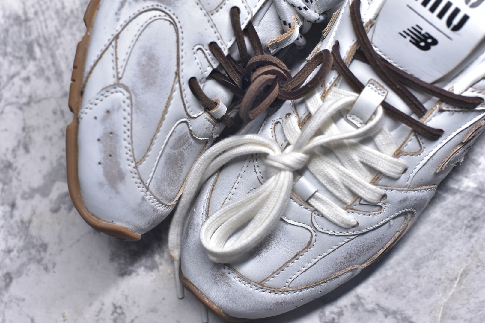 图片[8]-#MiuMiu&NB•联名款新色上新 美拉德配色德训鞋运动鞋miumiu&nb530最新款新色上新！特别piu亮的银色渡边设计！经典的网面拼接皮面设计，上脚舒适轻便！一如既往的还原原版大底！三色上新！其中感觉银色最漂亮！谁能不爱亮闪闪呢！很适合春夏哦！透气孔设计不怕闷脚出汗哦！！ 材质：牛皮 内里：透气网 大底：原版定制橡胶大底 尺码：35-44（半）-选品中心