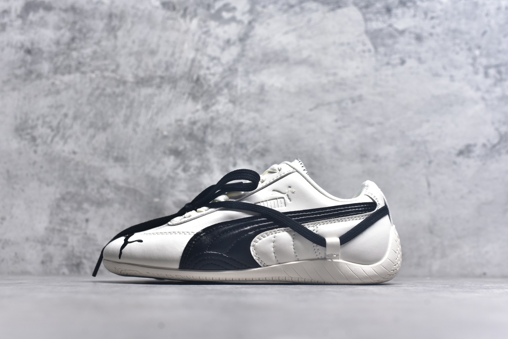 #Rose x Puma Speedcat 联名款 极速赛车系列彪马低帮生活休闲鞋 404391-01 尺码：35 36 37 37.5 38 38.5 39 40 40.5 41 42 42.5 43 44 44.5 45 3.D4-选品中心