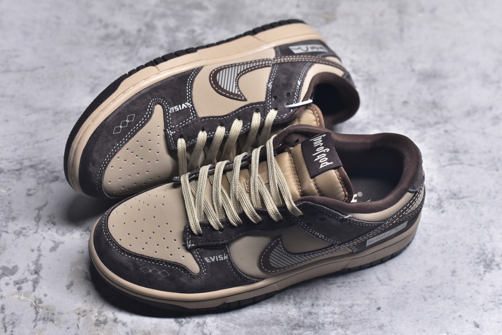 图片[7]-#海外爆款限量发售！Nike SB Dunk Low“ 灰棕” 周年高端定制 低帮休闲板鞋 定制鞋盒 大厂纯原品质出货 超高清洁度 皮料切割干净无任何毛边 细节完美 货号：DG2025-001 尺码：36 36.5 37.5 38 38.5 39 40 40.5 41 42 42.5 43 44 44.5 45-选品中心