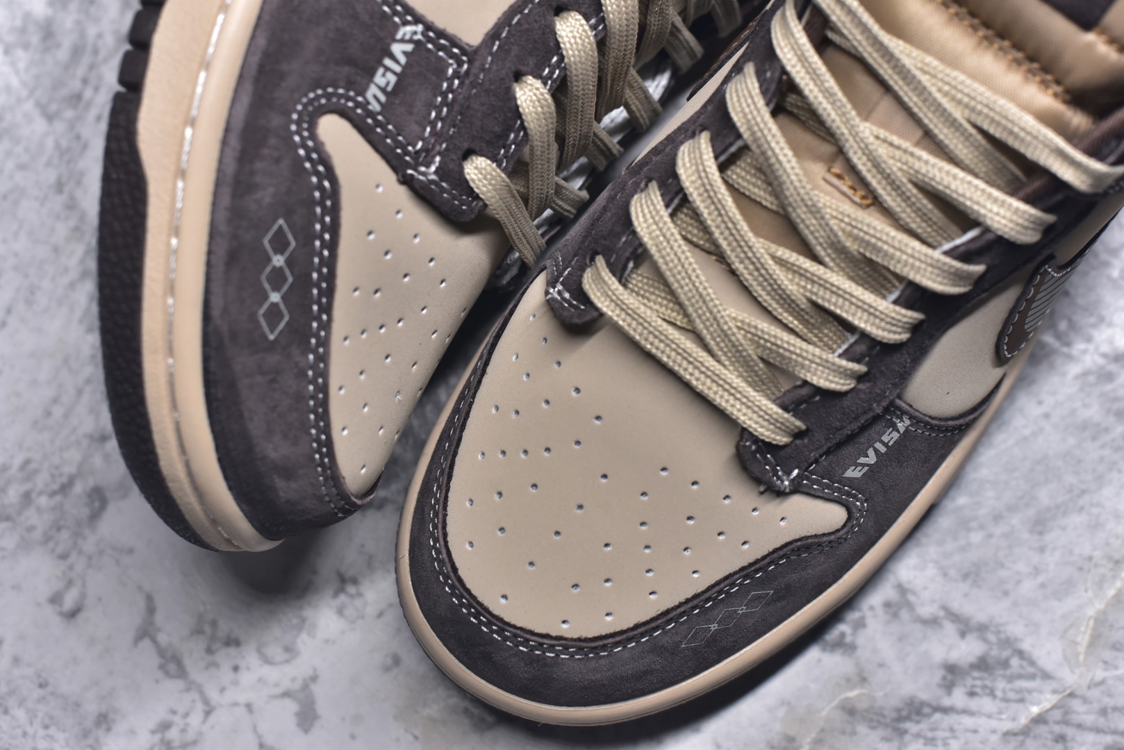 图片[8]-#海外爆款限量发售！Nike SB Dunk Low“ 灰棕” 周年高端定制 低帮休闲板鞋 定制鞋盒 大厂纯原品质出货 超高清洁度 皮料切割干净无任何毛边 细节完美 货号：DG2025-001 尺码：36 36.5 37.5 38 38.5 39 40 40.5 41 42 42.5 43 44 44.5 45-选品中心