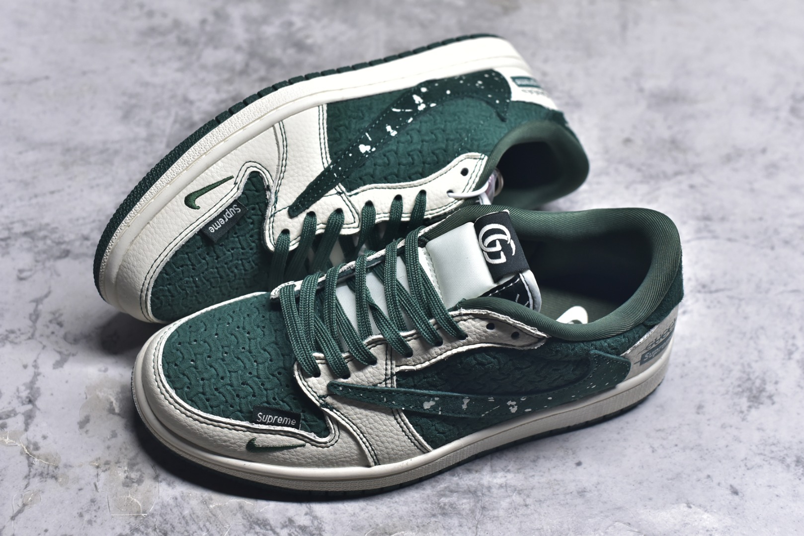 图片[7]-#海外爆款限量发售！ Travis Scott x Jordan 1 Low “古驰联名Supreme联名——创意喷墨勾” 高端定制 乔丹倒勾低帮休闲板鞋 大厂纯原品质出货 纯正版型 定制鞋盒 皮料切割干净无任何毛边 细节完美 超高清洁度 货号：XS2024-008A 尺码：36 36.5 37.5 38 38.5 39 40 40.5 41 42 42.5 43 44 44.5 45-选品中心