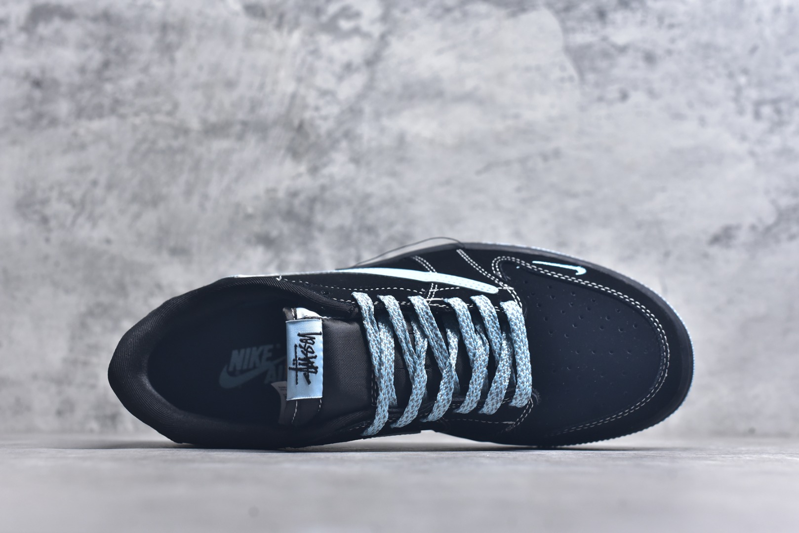 图片[4]-#海外爆款限量发售！ Travis Scott x Jordan 1 Low “斯图西联名——蒂芙尼” 高端定制 乔丹倒勾低帮休闲板鞋 大厂纯原品质出货 纯正版型 定制鞋盒 皮料切割干净无任何毛边 细节完美 超高清洁度 货号：XS2025-008 尺码：36 36.5 37.5 38 38.5 39 40 40.5 41 42 42.5 43 44 44.5 45-选品中心