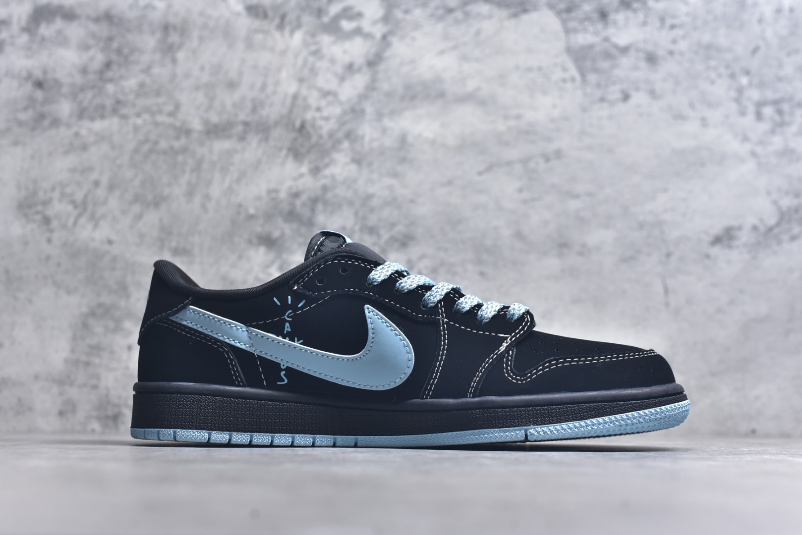 图片[3]-#海外爆款限量发售！ Travis Scott x Jordan 1 Low “斯图西联名——蒂芙尼” 高端定制 乔丹倒勾低帮休闲板鞋 大厂纯原品质出货 纯正版型 定制鞋盒 皮料切割干净无任何毛边 细节完美 超高清洁度 货号：XS2025-008 尺码：36 36.5 37.5 38 38.5 39 40 40.5 41 42 42.5 43 44 44.5 45-选品中心