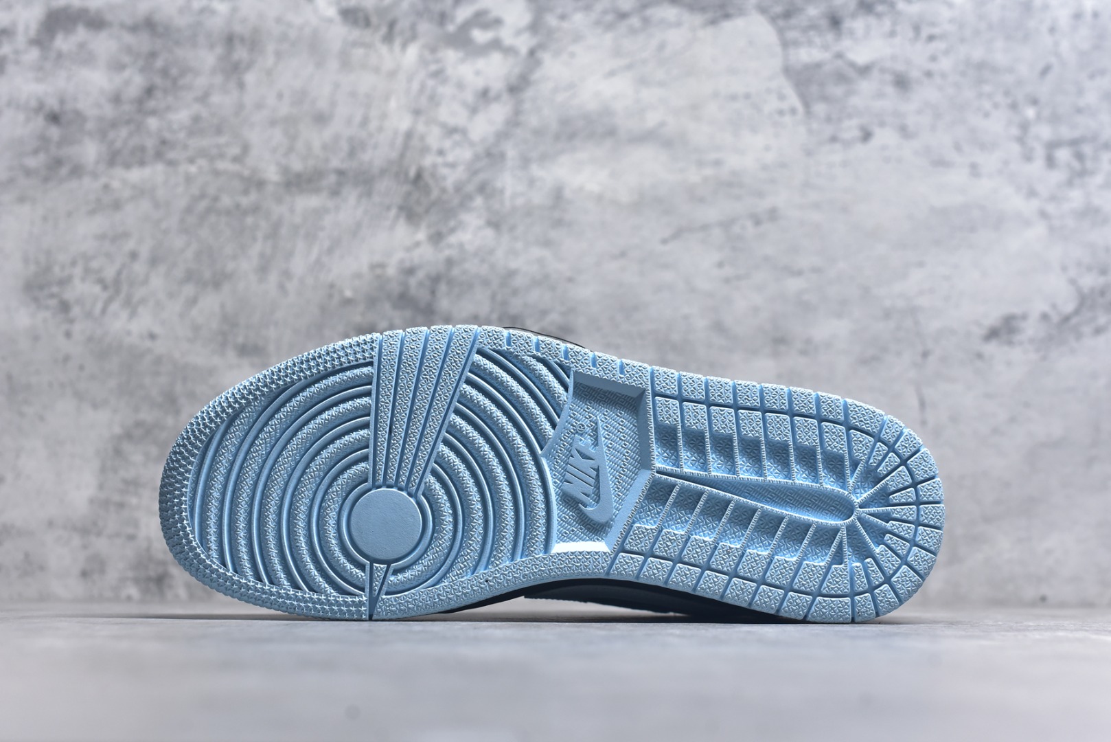 图片[6]-#海外爆款限量发售！ Travis Scott x Jordan 1 Low “斯图西联名——蒂芙尼” 高端定制 乔丹倒勾低帮休闲板鞋 大厂纯原品质出货 纯正版型 定制鞋盒 皮料切割干净无任何毛边 细节完美 超高清洁度 货号：XS2025-008 尺码：36 36.5 37.5 38 38.5 39 40 40.5 41 42 42.5 43 44 44.5 45-选品中心