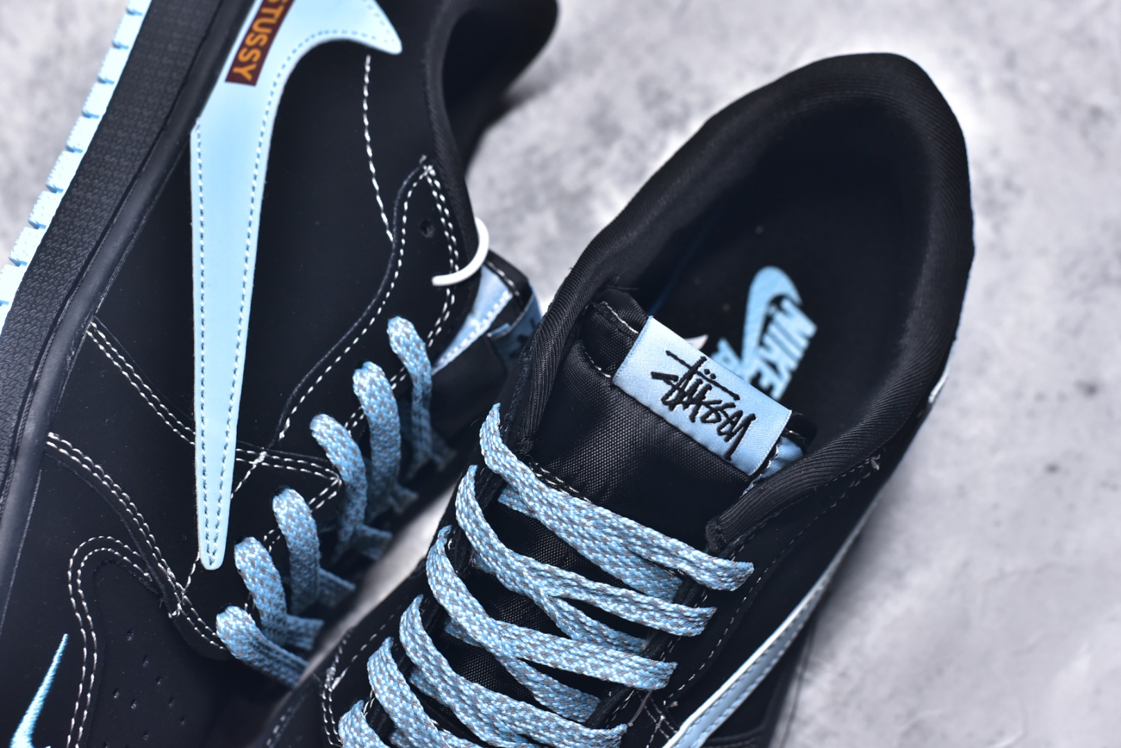 图片[9]-#海外爆款限量发售！ Travis Scott x Jordan 1 Low “斯图西联名——蒂芙尼” 高端定制 乔丹倒勾低帮休闲板鞋 大厂纯原品质出货 纯正版型 定制鞋盒 皮料切割干净无任何毛边 细节完美 超高清洁度 货号：XS2025-008 尺码：36 36.5 37.5 38 38.5 39 40 40.5 41 42 42.5 43 44 44.5 45-选品中心