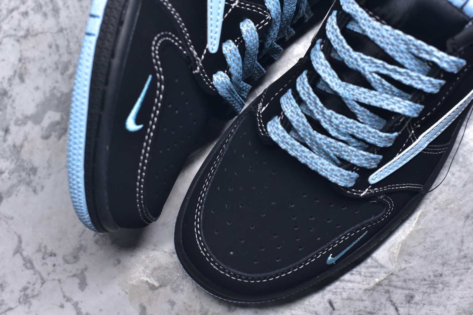 图片[8]-#海外爆款限量发售！ Travis Scott x Jordan 1 Low “斯图西联名——蒂芙尼” 高端定制 乔丹倒勾低帮休闲板鞋 大厂纯原品质出货 纯正版型 定制鞋盒 皮料切割干净无任何毛边 细节完美 超高清洁度 货号：XS2025-008 尺码：36 36.5 37.5 38 38.5 39 40 40.5 41 42 42.5 43 44 44.5 45-选品中心