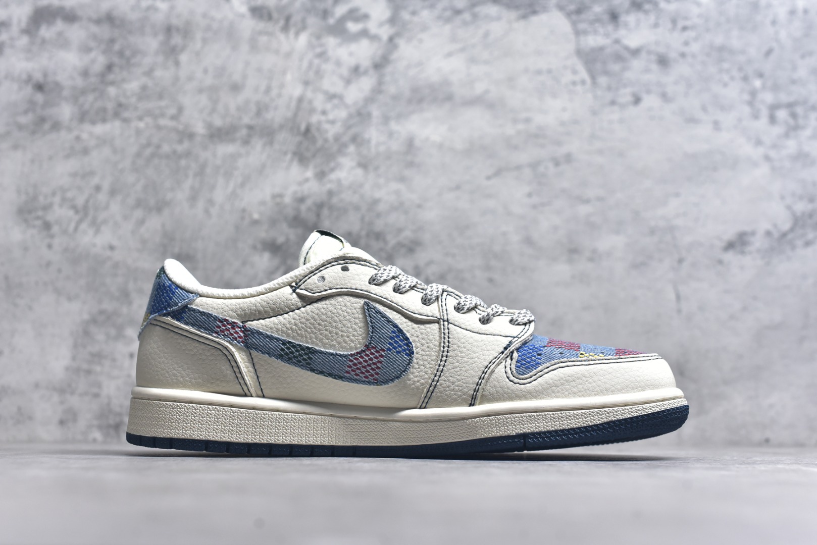 图片[3]-#海外爆款限量发售！ Travis Scott x Jordan 1 Low “LV联名——米白彩虹” 高端定制 乔丹倒勾低帮休闲板鞋 大厂纯原品质出货 纯正版型 定制鞋盒 皮料切割干净无任何毛边 细节完美 超高清洁度 货号：XS2025-DF8 尺码：36 36.5 37.5 38 38.5 39 40 40.5 41 42 42.5 43 44 44.5 45-选品中心