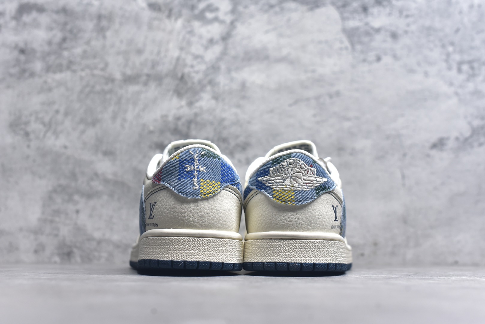 图片[5]-#海外爆款限量发售！ Travis Scott x Jordan 1 Low “LV联名——米白彩虹” 高端定制 乔丹倒勾低帮休闲板鞋 大厂纯原品质出货 纯正版型 定制鞋盒 皮料切割干净无任何毛边 细节完美 超高清洁度 货号：XS2025-DF8 尺码：36 36.5 37.5 38 38.5 39 40 40.5 41 42 42.5 43 44 44.5 45-选品中心
