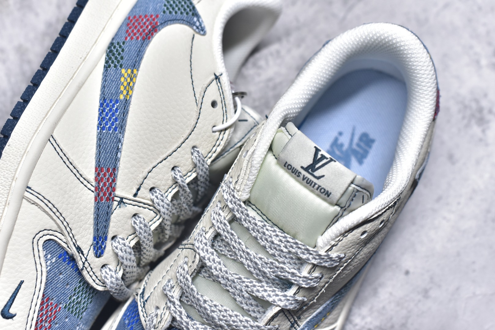 图片[9]-#海外爆款限量发售！ Travis Scott x Jordan 1 Low “LV联名——米白彩虹” 高端定制 乔丹倒勾低帮休闲板鞋 大厂纯原品质出货 纯正版型 定制鞋盒 皮料切割干净无任何毛边 细节完美 超高清洁度 货号：XS2025-DF8 尺码：36 36.5 37.5 38 38.5 39 40 40.5 41 42 42.5 43 44 44.5 45-选品中心