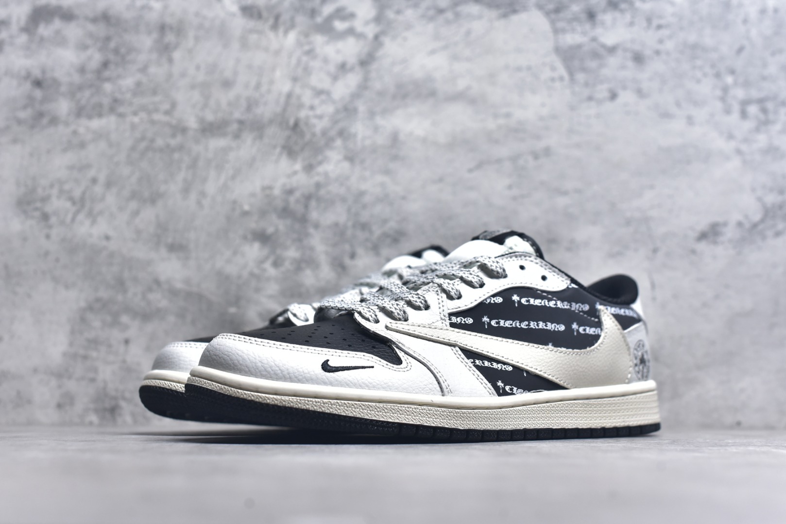 图片[2]-#海外爆款限量发售！ Travis Scott x Jordan 1 Low “克罗心联名——字母奶油米黑” 高端定制 乔丹倒勾低帮休闲板鞋 大厂纯原品质出货 纯正版型 定制鞋盒 皮料切割干净无任何毛边 细节完美 超高清洁度 货号：XB1979-023 尺码：36 36.5 37.5 38 38.5 39 40 40.5 41 42 42.5 43 44 44.5 45-选品中心