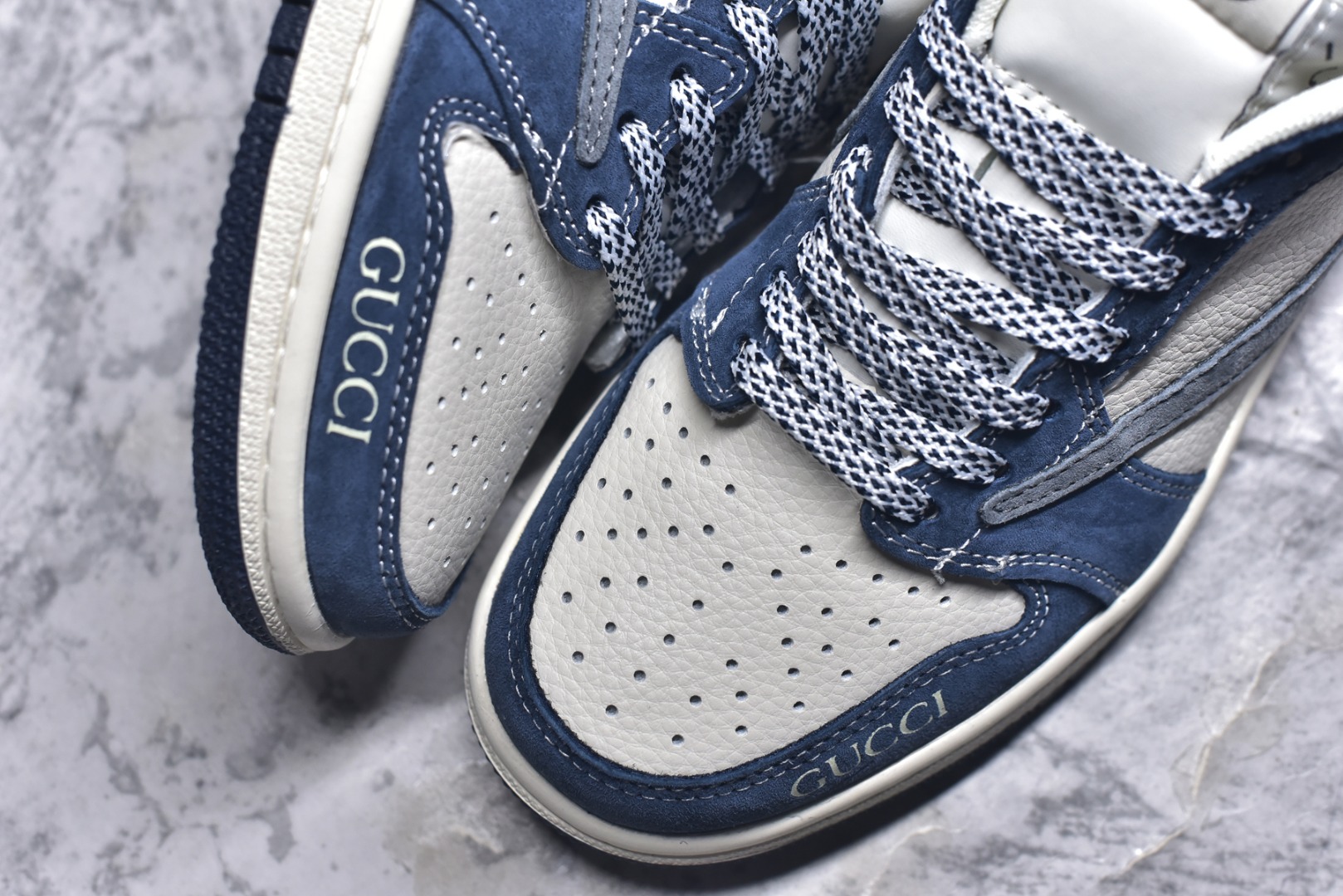 图片[8]-#海外爆款限量发售！ Travis Scott x Jordan 1 Low “古驰联名——印字米蓝灰” 高端定制 乔丹倒勾低帮休闲板鞋 大厂纯原品质出货 纯正版型 定制鞋盒 皮料切割干净无任何毛边 细节完美 超高清洁度 货号：XB1979-022 尺码：36 36.5 37.5 38 38.5 39 40 40.5 41 42 42.5 43 44 44.5 45-选品中心