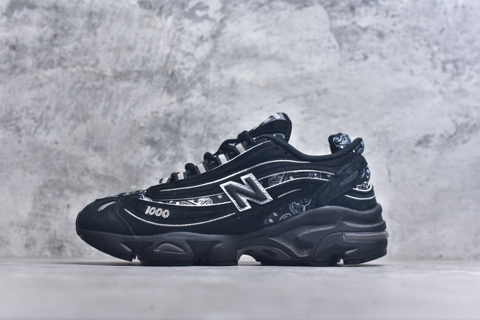 #NB 新百伦 New Balance 1000系列 复古老爹风低帮休闲运动跑步鞋 货号：M1000AP 小红书穿搭款式 原楦原纸版开发版型 原材料开发打造 市面最高版本 尺码：36 37 37.5 38 38.5 39 40 40.5 41 42 42.5 43 44 45 46.5-选品中心