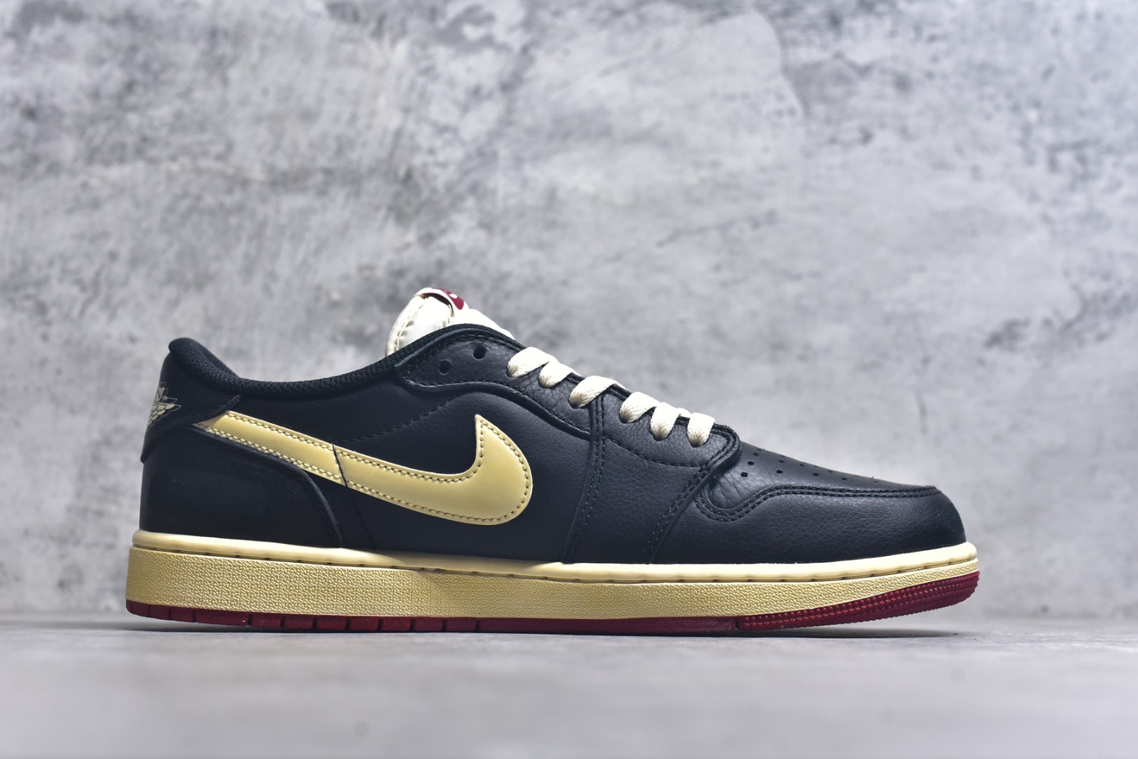 图片[3]-#Nigel Sylvester x Jordan Air Jordan 1 Low OG Nitro \”Better With Time\” 联名款 低帮休闲板鞋 黑白红 货号： IB8958-001 尺码：40 40.5 41 42 42.5 43 44 44.5 45 46 47.5 国内一线头部知名大厂出品 高端外贸零售专供品质 原鞋原楦头纸板开发 原厂防尘纸 极致一眼正品既视感-选品中心