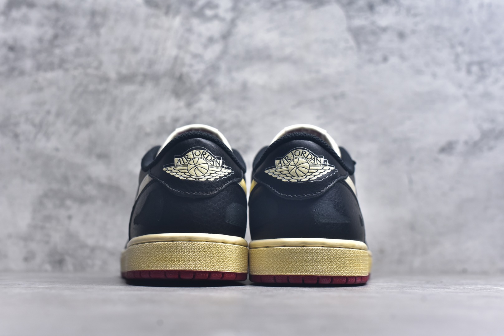 图片[5]-#Nigel Sylvester x Jordan Air Jordan 1 Low OG Nitro \”Better With Time\” 联名款 低帮休闲板鞋 黑白红 货号： IB8958-001 尺码：40 40.5 41 42 42.5 43 44 44.5 45 46 47.5 国内一线头部知名大厂出品 高端外贸零售专供品质 原鞋原楦头纸板开发 原厂防尘纸 极致一眼正品既视感-选品中心