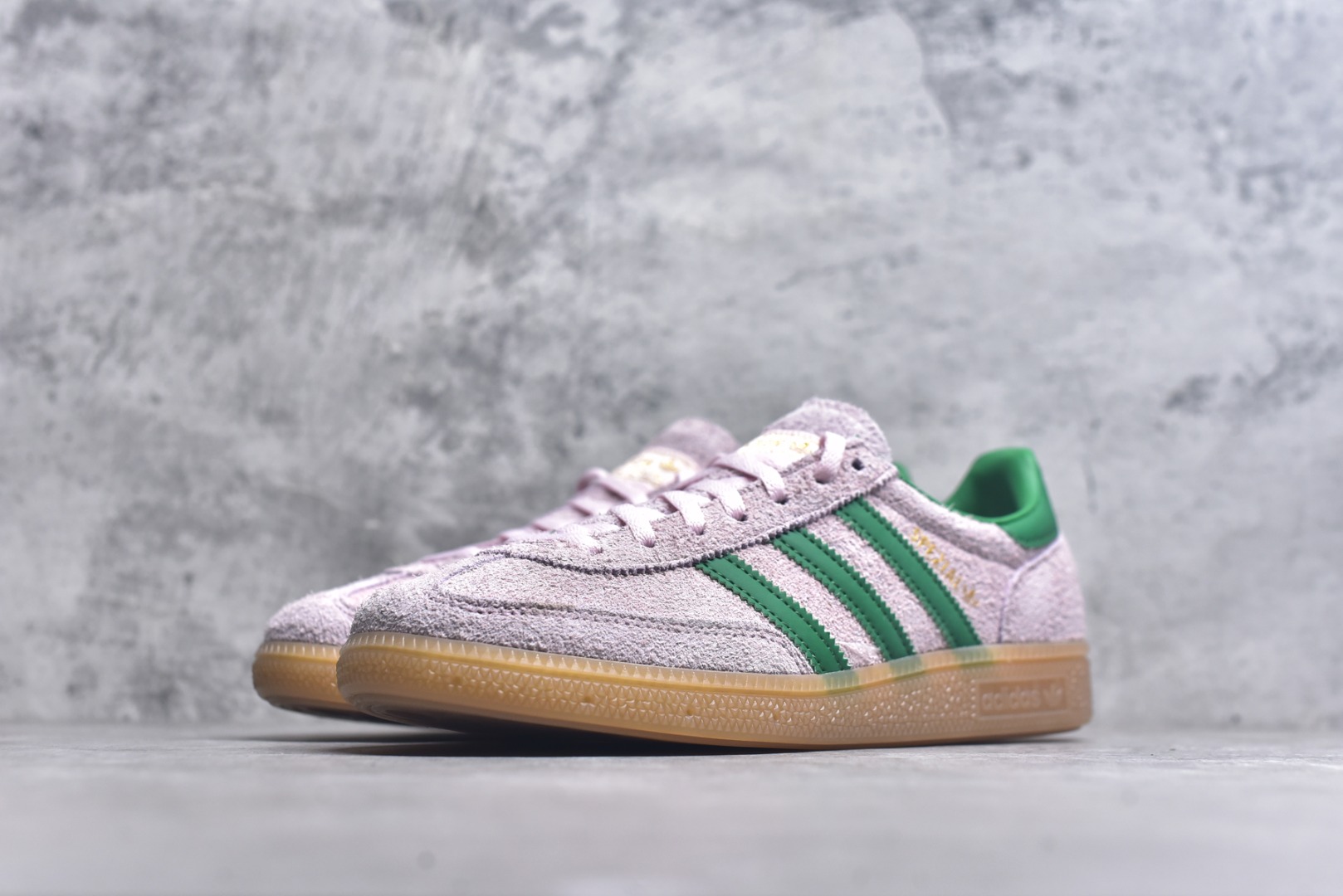 图片[2]-#Adidas Handball Spezial JR7347 阿迪达斯经典复古休闲板鞋 #全鞋采用反毛皮制作 牛筋耐磨大底 承载青春情怀的板鞋 经典三条杠装饰鞋侧 品牌辨识度清晰 尺码：35-45-选品中心