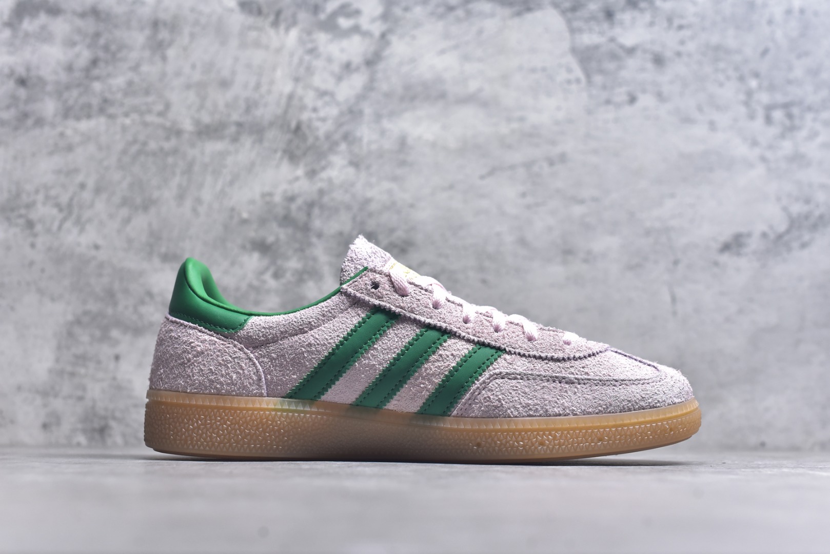 图片[3]-#Adidas Handball Spezial JR7347 阿迪达斯经典复古休闲板鞋 #全鞋采用反毛皮制作 牛筋耐磨大底 承载青春情怀的板鞋 经典三条杠装饰鞋侧 品牌辨识度清晰 尺码：35-45-选品中心
