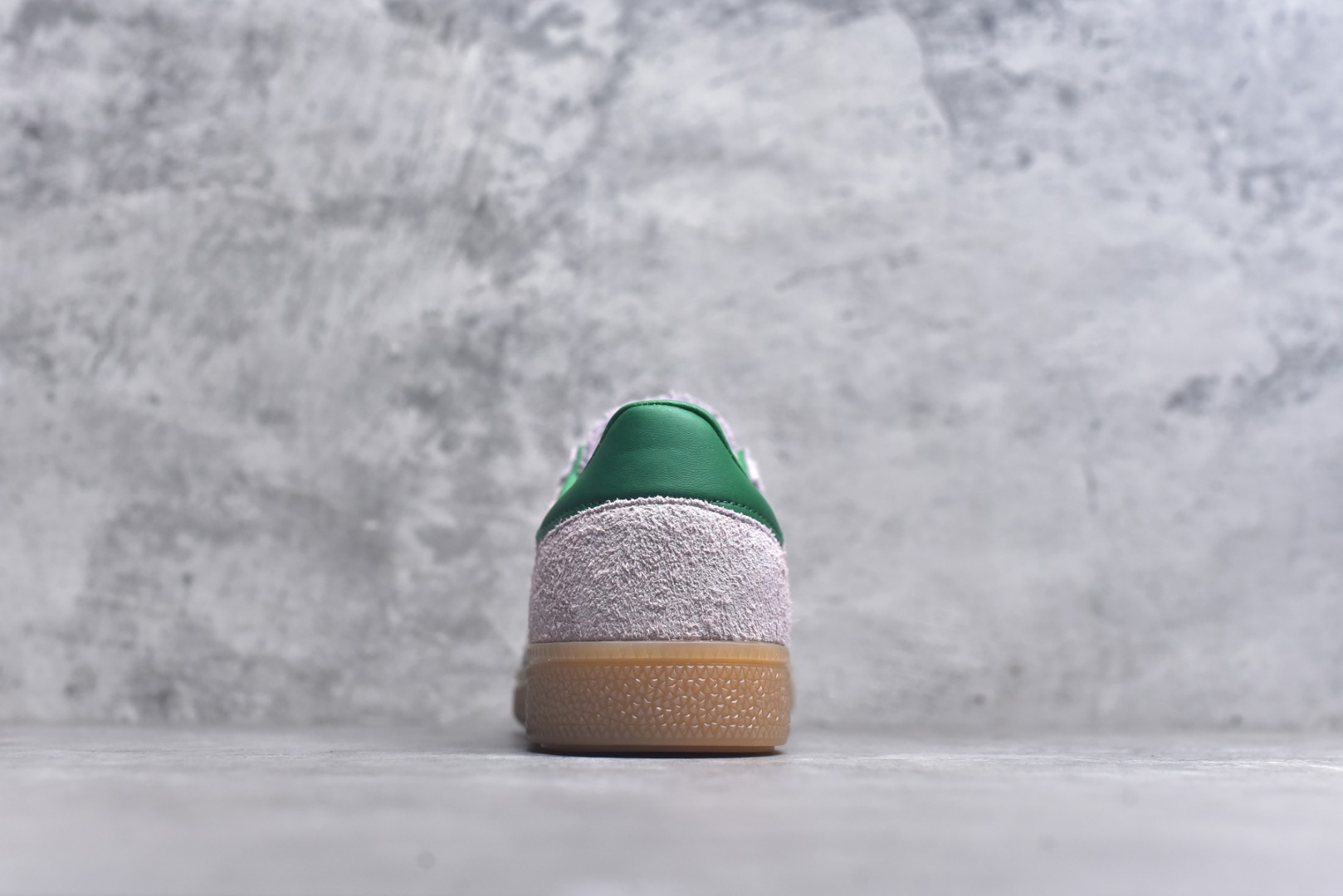 图片[5]-#Adidas Handball Spezial JR7347 阿迪达斯经典复古休闲板鞋 #全鞋采用反毛皮制作 牛筋耐磨大底 承载青春情怀的板鞋 经典三条杠装饰鞋侧 品牌辨识度清晰 尺码：35-45-选品中心