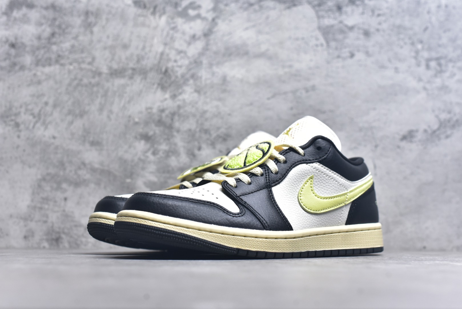 图片[2]-#Air Jordan AJ1 Low 低帮 HQ3009-003 终端优势供应 市面中低帮最具代表性版本没有之一 口碑大厂出品 品控大底版型不断改良更新 全套原纸板楦头开发 确保原汁原味 完美呈现版型 完美零毛边处理 原厂内置全掌气垫 价格定位良心 平台专用代工流水线出品 一眼公司既视感 拿到手的一瞬间就与众不同 碾压市面所有版本 全部原鞋开发 每一个配色都会采购原鞋确认细节 打破市面看图做货无好货之说 尺码：35.5 36 36.5 37.5 38 38.5 39 40 40.5 41 42 42.5 43 44 44.5 45 46-选品中心