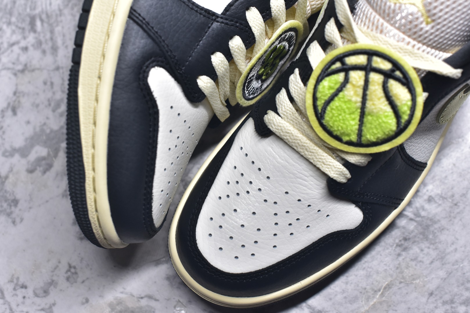 图片[8]-#Air Jordan AJ1 Low 低帮 HQ3009-003 终端优势供应 市面中低帮最具代表性版本没有之一 口碑大厂出品 品控大底版型不断改良更新 全套原纸板楦头开发 确保原汁原味 完美呈现版型 完美零毛边处理 原厂内置全掌气垫 价格定位良心 平台专用代工流水线出品 一眼公司既视感 拿到手的一瞬间就与众不同 碾压市面所有版本 全部原鞋开发 每一个配色都会采购原鞋确认细节 打破市面看图做货无好货之说 尺码：35.5 36 36.5 37.5 38 38.5 39 40 40.5 41 42 42.5 43 44 44.5 45 46-选品中心