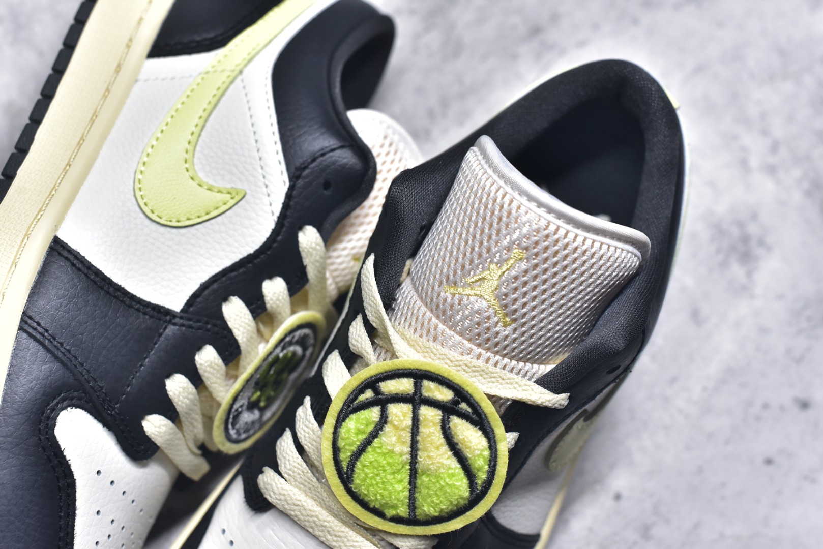 图片[9]-#Air Jordan AJ1 Low 低帮 HQ3009-003 终端优势供应 市面中低帮最具代表性版本没有之一 口碑大厂出品 品控大底版型不断改良更新 全套原纸板楦头开发 确保原汁原味 完美呈现版型 完美零毛边处理 原厂内置全掌气垫 价格定位良心 平台专用代工流水线出品 一眼公司既视感 拿到手的一瞬间就与众不同 碾压市面所有版本 全部原鞋开发 每一个配色都会采购原鞋确认细节 打破市面看图做货无好货之说 尺码：35.5 36 36.5 37.5 38 38.5 39 40 40.5 41 42 42.5 43 44 44.5 45 46-选品中心