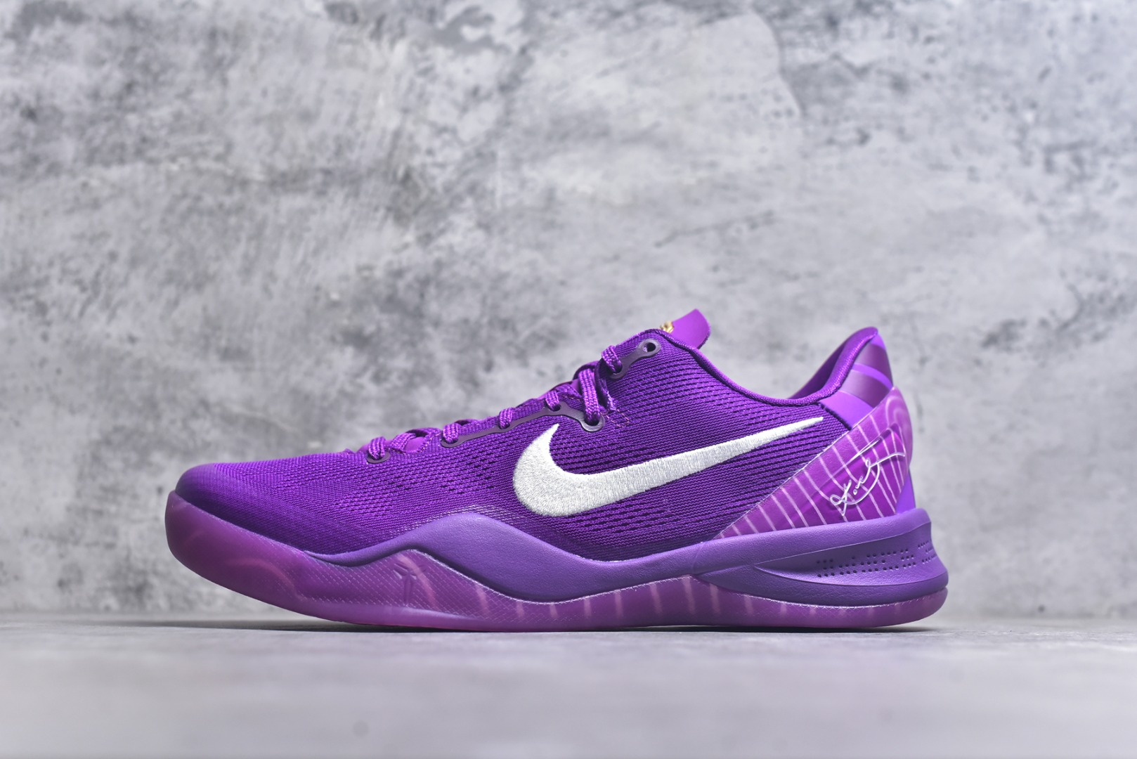 #NK Zoom Kobe 8 科比八代 Eybl 紫色 HJ7265-500 React 科技鞋垫加持 实战配置直接拉满 原楦纸板开发 鞋身流线型、后跟塑形 区分土肥圆 原厂针织鞋面一针一线匹配原版 全身鞋材卡料色独家定制 唯一万针立体刺绣SWOOSH 真实底模最大48.5 实战利器 专供海外市场 尺码：39 40 40.5 41 42 42.5 43 44 44.5 45 46 47.5 （脚宽、脚胖 建议买大半码）-选品中心