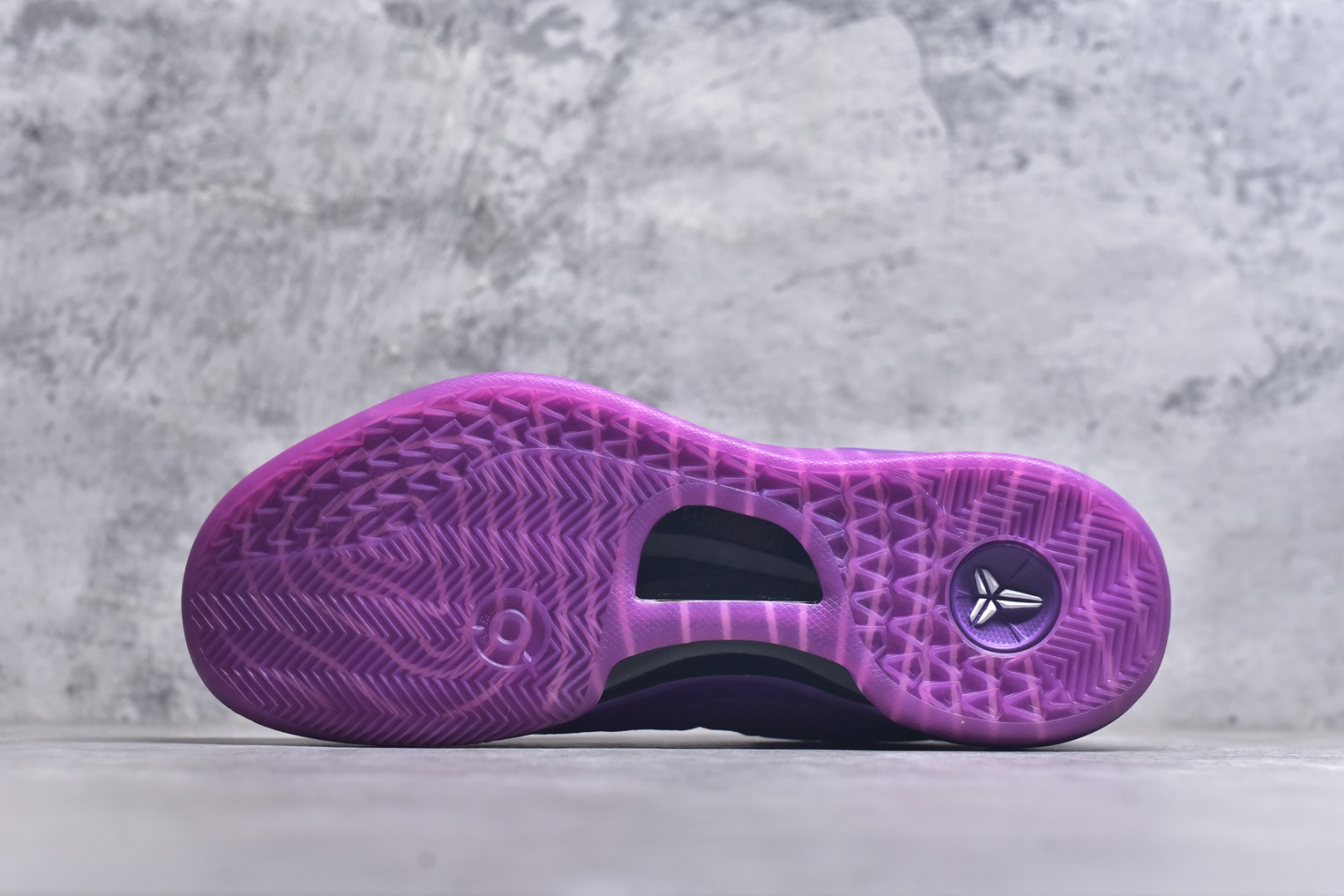 图片[6]-#NK Zoom Kobe 8 科比八代 Eybl 紫色 HJ7265-500 React 科技鞋垫加持 实战配置直接拉满 原楦纸板开发 鞋身流线型、后跟塑形 区分土肥圆 原厂针织鞋面一针一线匹配原版 全身鞋材卡料色独家定制 唯一万针立体刺绣SWOOSH 真实底模最大48.5 实战利器 专供海外市场 尺码：39 40 40.5 41 42 42.5 43 44 44.5 45 46 47.5 （脚宽、脚胖 建议买大半码）-选品中心