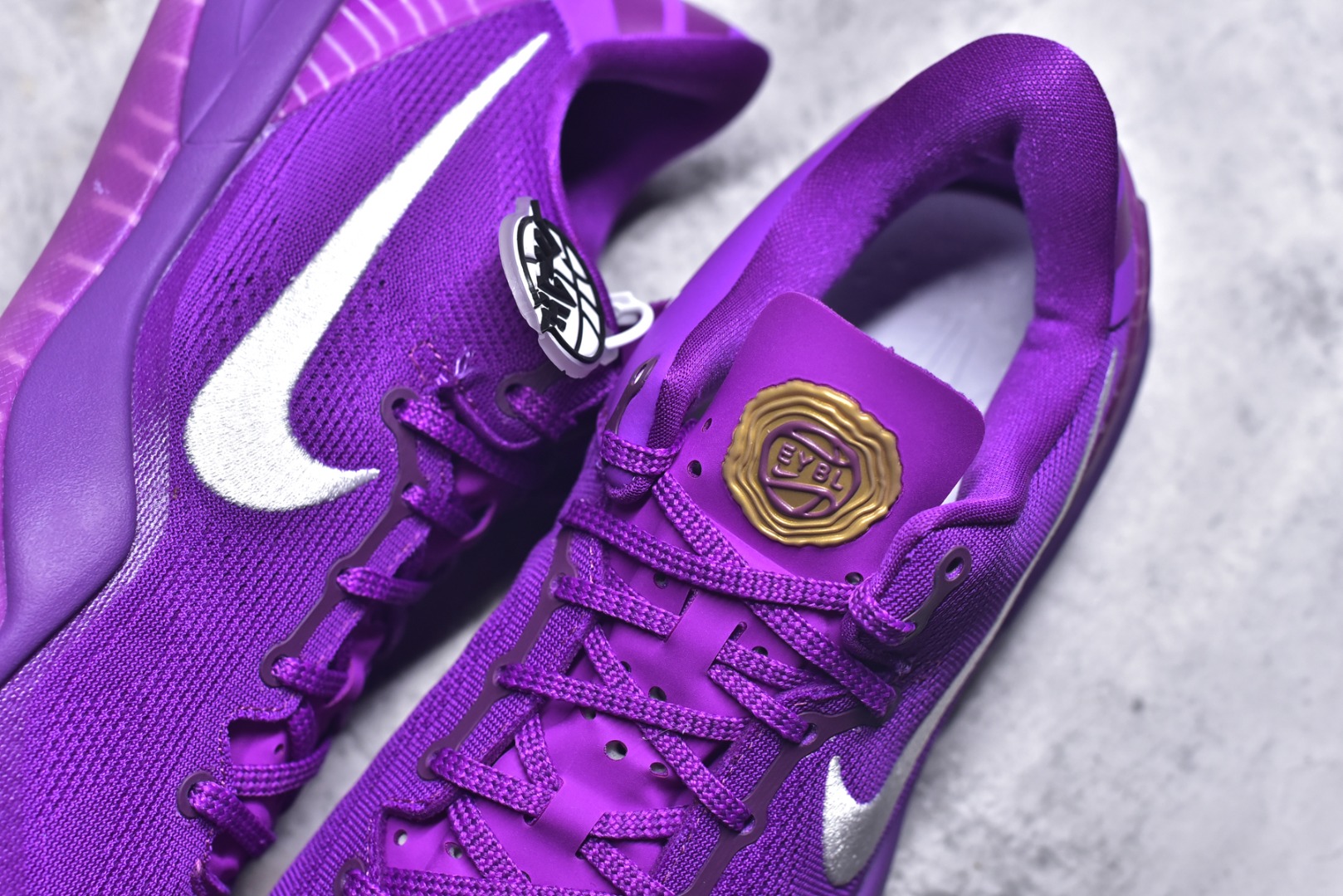 图片[9]-#NK Zoom Kobe 8 科比八代 Eybl 紫色 HJ7265-500 React 科技鞋垫加持 实战配置直接拉满 原楦纸板开发 鞋身流线型、后跟塑形 区分土肥圆 原厂针织鞋面一针一线匹配原版 全身鞋材卡料色独家定制 唯一万针立体刺绣SWOOSH 真实底模最大48.5 实战利器 专供海外市场 尺码：39 40 40.5 41 42 42.5 43 44 44.5 45 46 47.5 （脚宽、脚胖 建议买大半码）-选品中心