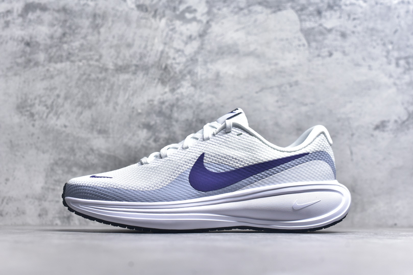 #跑步鞋 运动鞋 REVOLUTION 8 白色 HJ8485-104 男女鞋 36 36.5 37.5 38 38.5 39 40 40.5 41 42 42.5 43 44 44.5 45-选品中心