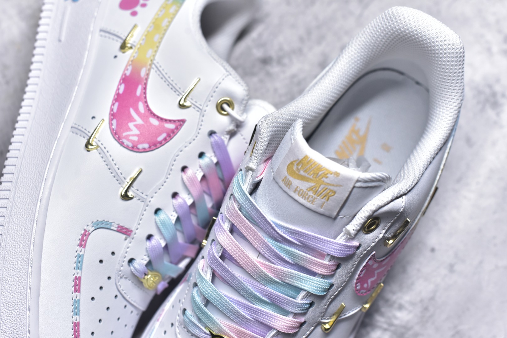 图片[9]-#Nike Air Force 1\’07 Low 四勾彩虹蛋糕 空军一号低帮休闲板鞋 ZH0316-115 #定制皮料 定制鞋盒 原楦原纸板 纯正空军版型 内置全掌气垫 尺码：36 36.5 37.5 38 38.5 39 40 40.5 41 42 42.5 43 44 44.5 45 9.D4-选品中心