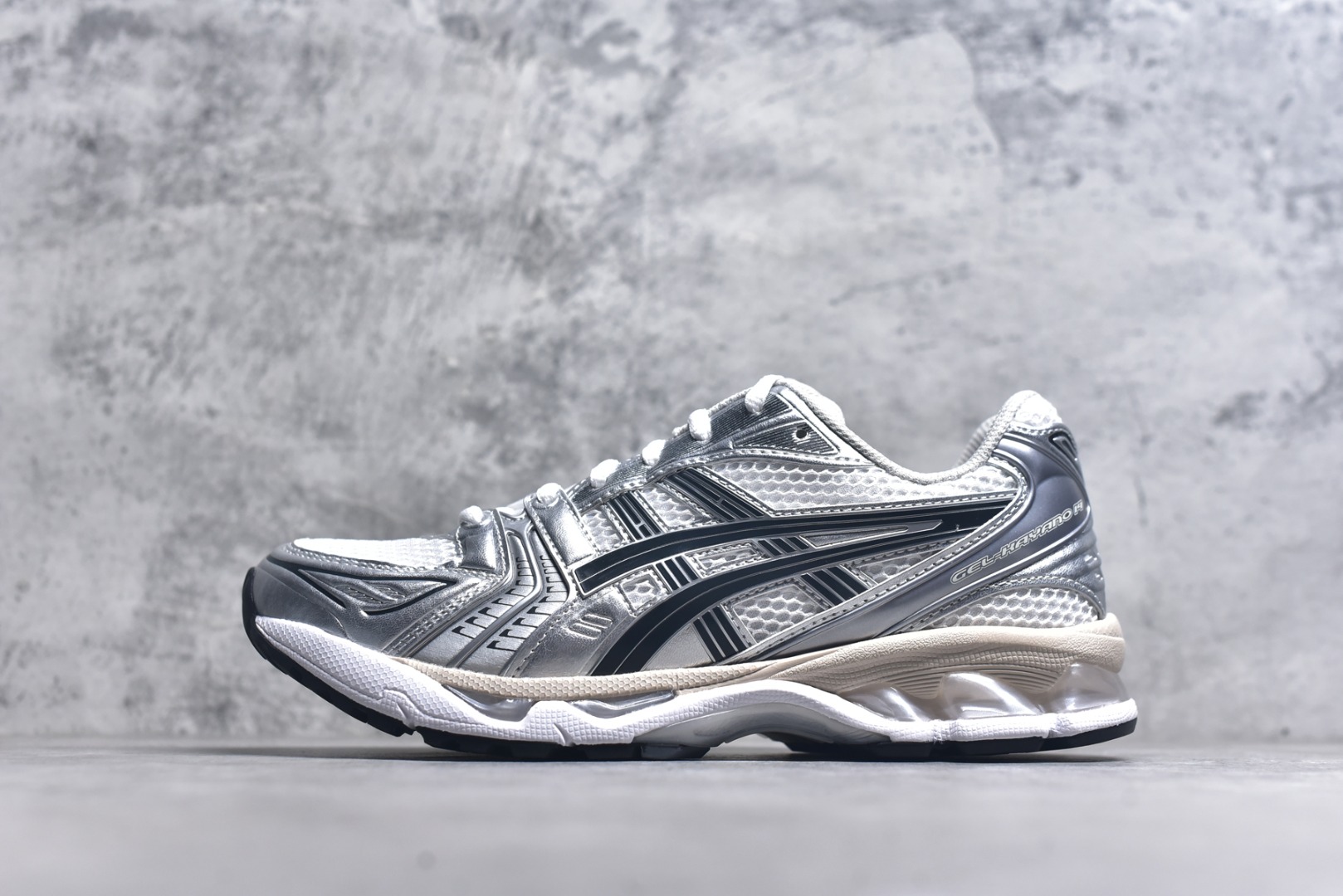 #Asics 亚瑟士 Gel-Kayano 14 银白色 货号：1203A537-110 尺码：36 36.5 37 38.5 39 40 40.5 41 42 42.5 43 44 44.5 45 46 46.5 47-选品中心