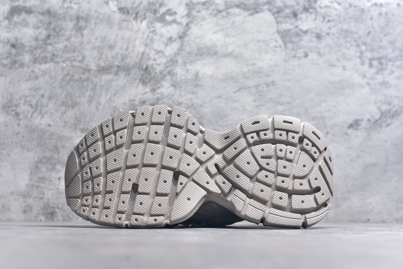 图片[6]-#BALENCIAGA 3XL DENIM 系列巴黎世家10代 折边蝴蝶结 低帮复古阔型底姥爹风潮流百搭休闲慢跑鞋#男女鞋配件防尘袋#全部采用原档案原楦数据开发#1：1比例克重(原鞋一致轻度做旧效果!!)#原装EVA环保去臭环型鞋垫#全新开发5层私模,搭载轻量发泡EVA缓震中底,组合防滑橡胶大底❗法国高端奢侈品牌货号：734731 W3XSB 9200尺码：35-46-选品中心