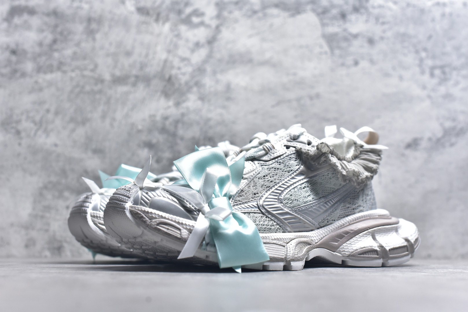图片[2]-#巴黎世家/Balenciaga 3XL Worn-Out 10代系列老爹运动鞋，做旧蕾丝蝴蝶结 832994 WTSAX 0210，4844xj 尺码：35-46-选品中心