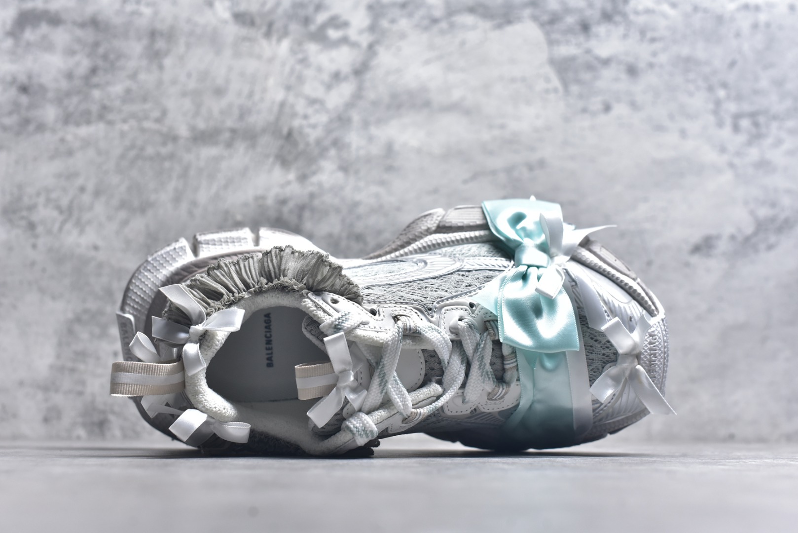 图片[4]-#巴黎世家/Balenciaga 3XL Worn-Out 10代系列老爹运动鞋，做旧蕾丝蝴蝶结 832994 WTSAX 0210，4844xj 尺码：35-46-选品中心