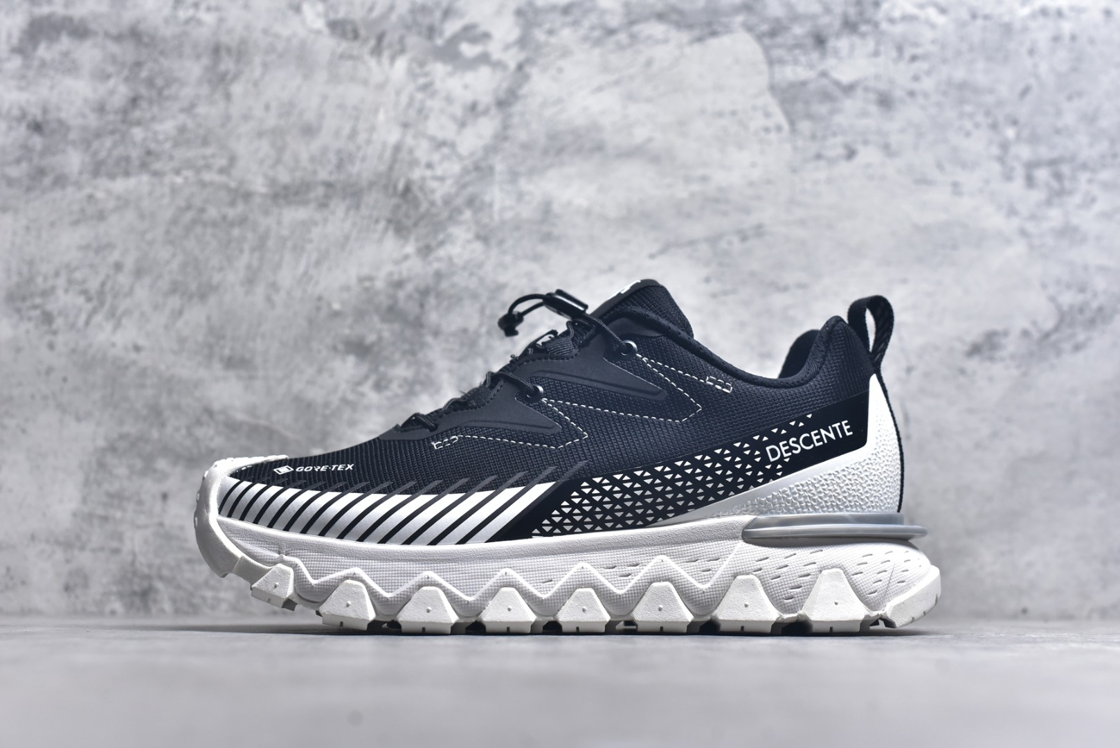 #迪桑特DESCENTE Snow Ride GTX 舒适柔软 防滑耐磨低帮 登山鞋 尺码：40 40.5 41 42 42.5 43 44 45-选品中心