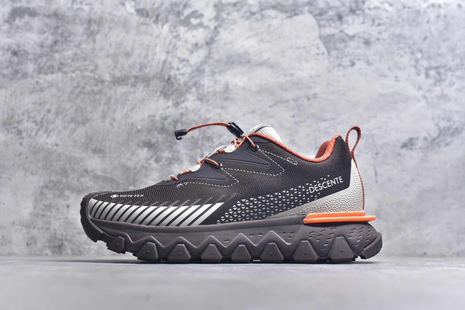 #迪桑特DESCENTE Snow Ride GTX 舒适柔软 防滑耐磨低帮 登山鞋 尺码：40 40.5 41 42 42.5 43 44 45-选品中心