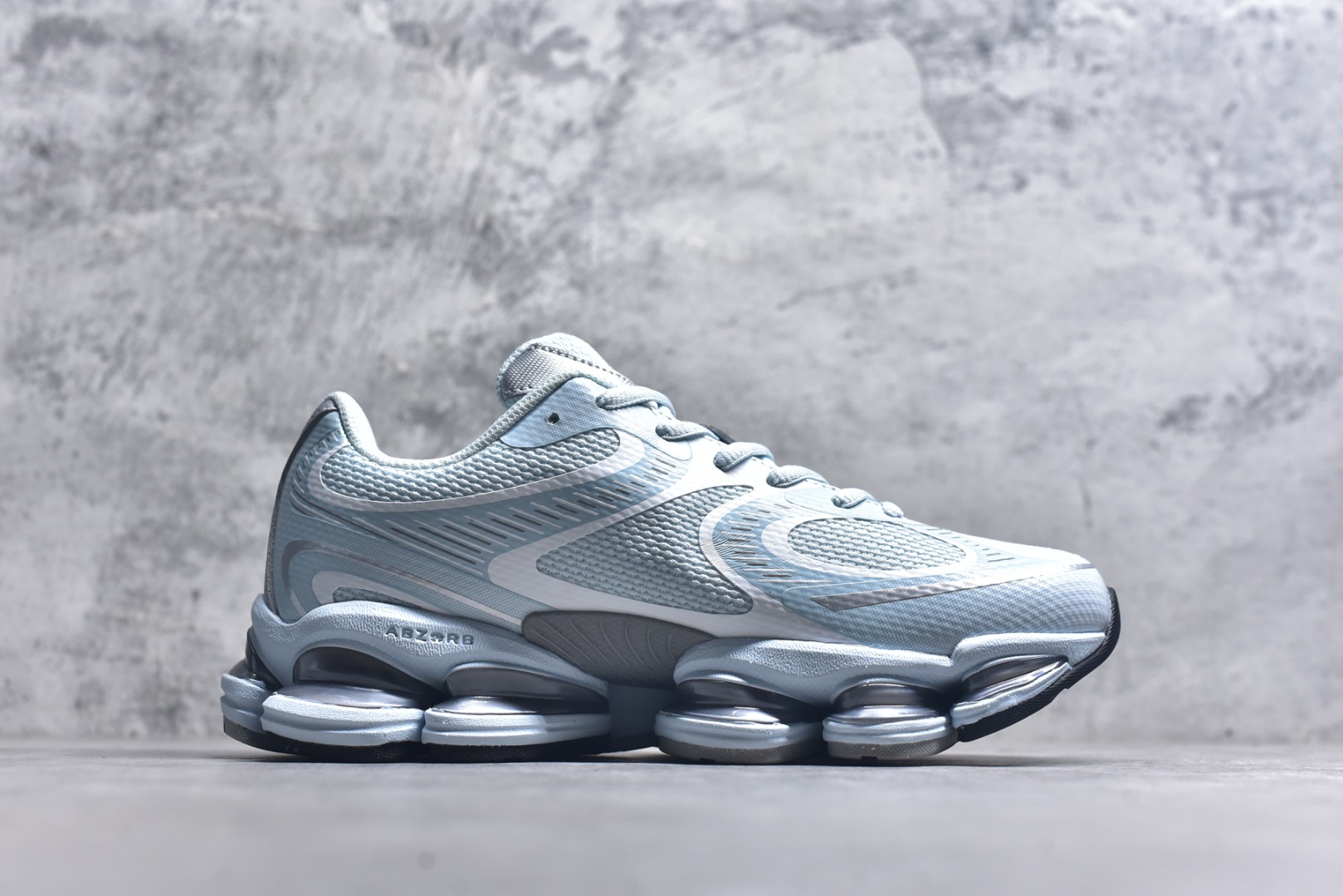 图片[3]-#New Balance 新百伦 NB2000 网面休闲鞋 U2000ETC NB官方重磅新品 一款融合复古设计与现代科技的跑鞋，以其经典的造型和舒适脚感，成为2025年复古潮流爱好的推荐单品。 极具视觉冲击力的5根ABZORB单元，以及无缝鞋面的设计，加上3M反光材质的装饰，比之前推出的9060系列更夸张，更具未来感。 尺码：36-46.5-选品中心